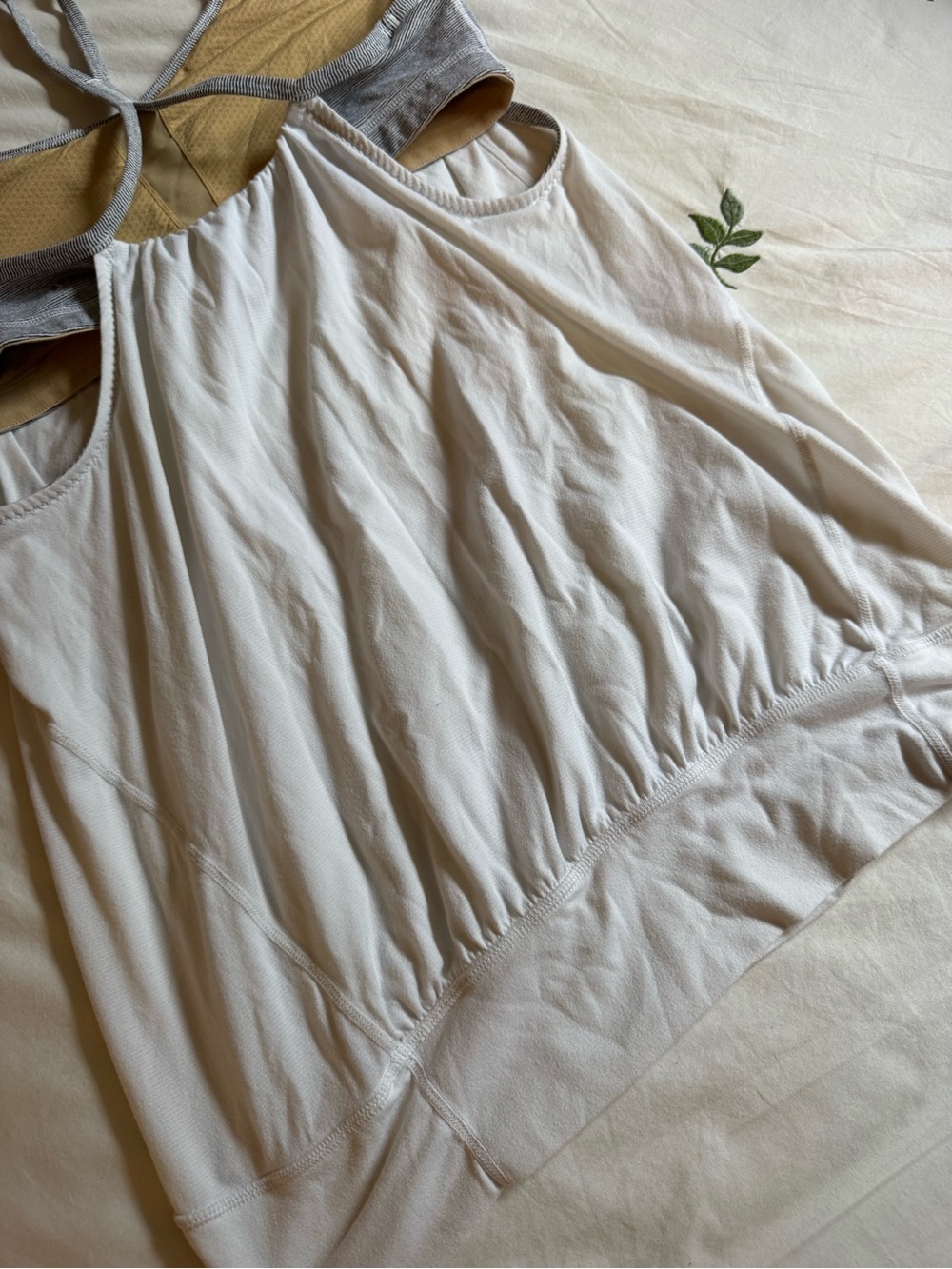 Lululemon - Tank Top in White and Gray size: 8 - Picture 5 of 5